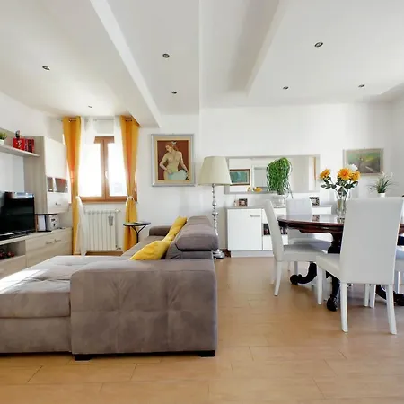 Chic Penthouse On Two Floors Roma