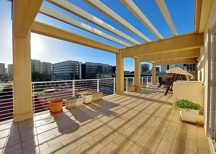 Chic Penthouse On Two Floors 아파트 *