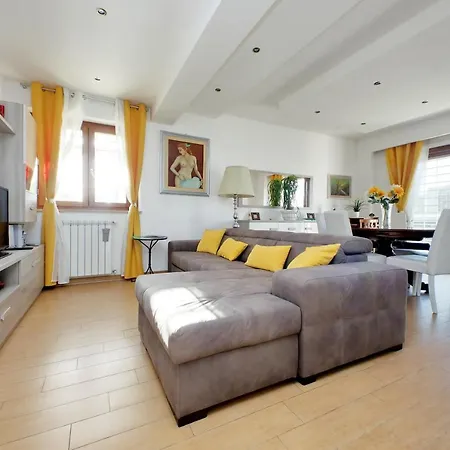 Chic Penthouse On Two Floors Apartment *