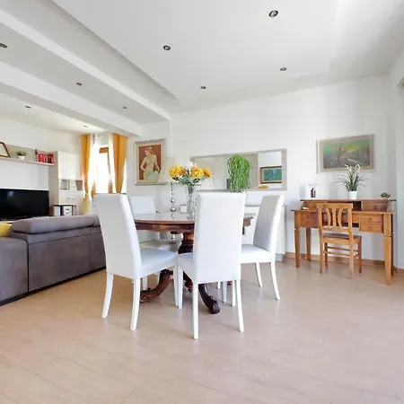 Chic Penthouse On Two Floors Apartment *